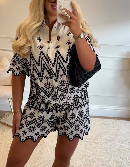 Black-White Printed Sets